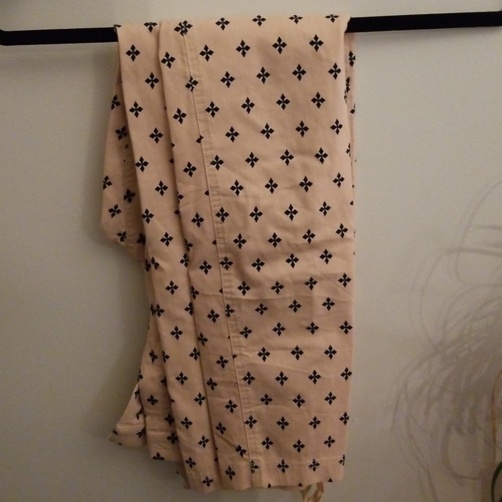 Pattern pants